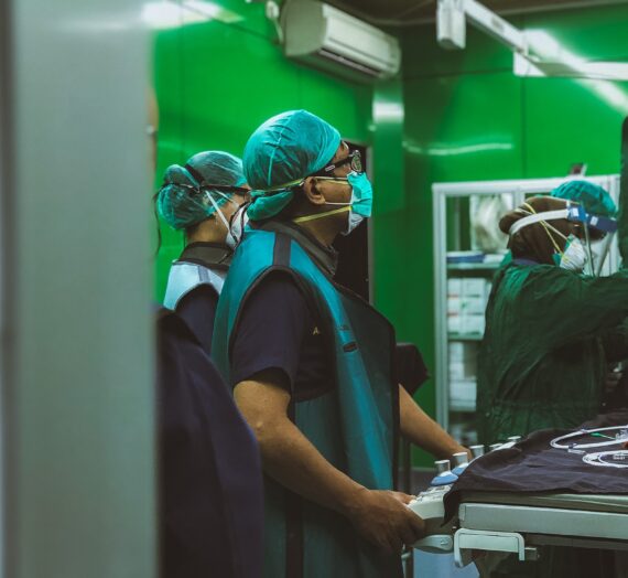 Czym jest procedura chirurgii plastycznej i czego mogą oczekiwać pacjenci?