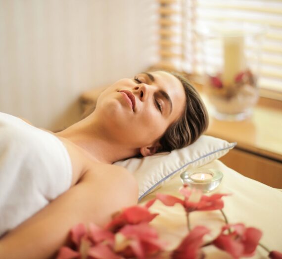 Olejki do masażu – jakie zapachy sprawdzą się najlepiej?